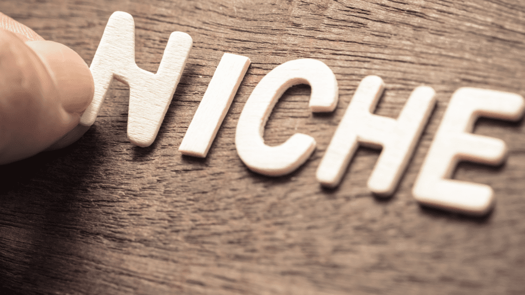 the word niche on a table